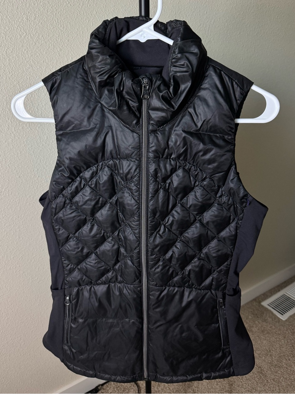 Lululemon Women's Down For A Run Black Vest